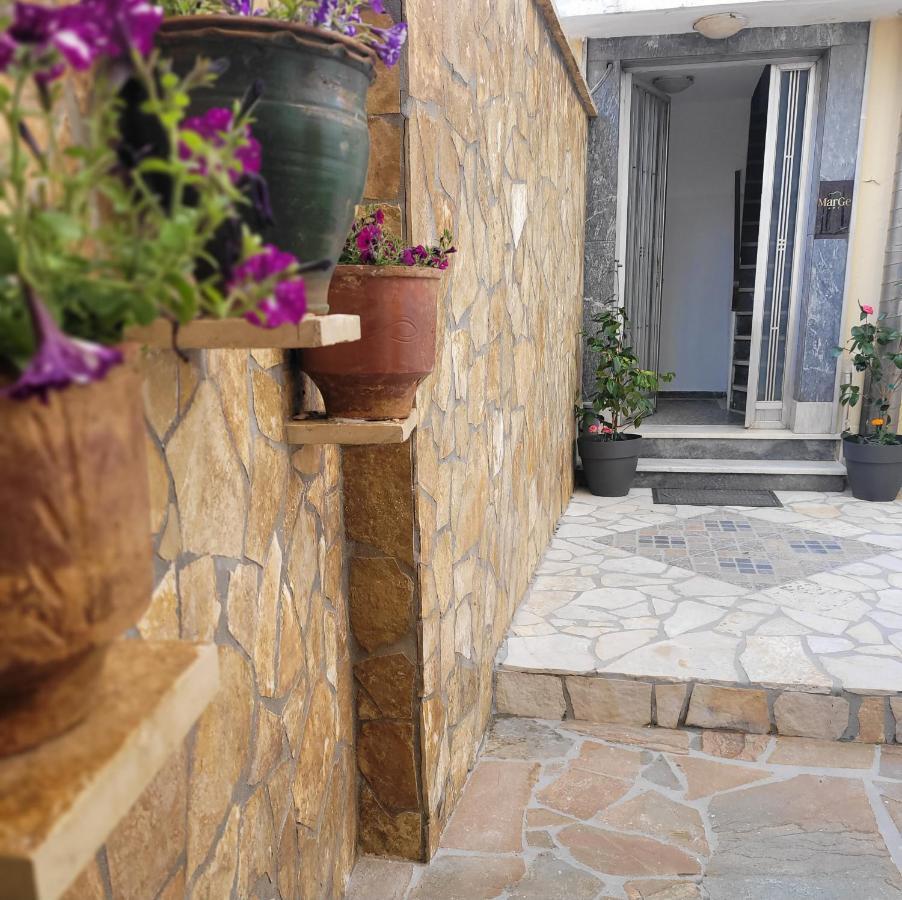 Marge Apt Arta Exterior foto